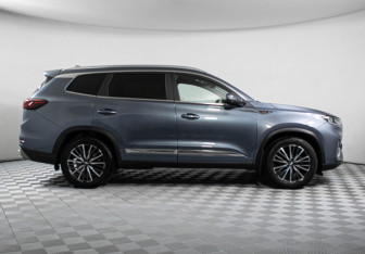 Подержанный автомобиль Chery Tiggo 8 Pro 2021 года (4 фото)