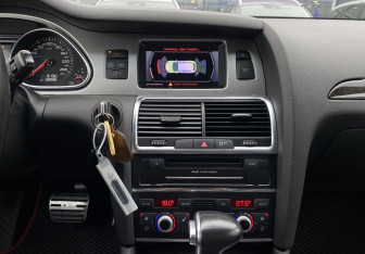 Подержанный автомобиль Audi Q7 2014 года (24 фото)