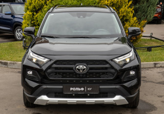 Подержанный автомобиль Toyota RAV4 2024 года (24 фото)