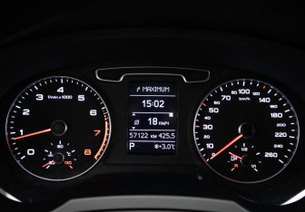 Подержанный автомобиль Audi Q3 2013 года (11 фото)