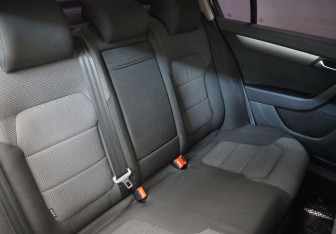 Подержанный автомобиль Volkswagen Passat Sedan 2011 года (11 фото)