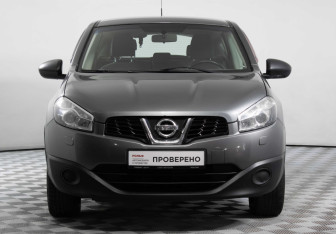 Подержанный автомобиль Nissan Qashqai 2012 года (2 фото)