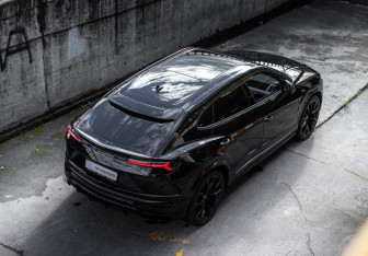 Подержанный автомобиль Lamborghini Urus 2020 года (23 фото)