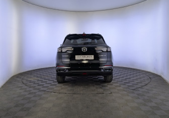Подержанный автомобиль Changan UNI-S 2024 года (6 фото)