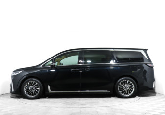 Подержанный автомобиль Voyah Dream 2023 года (8 фото)