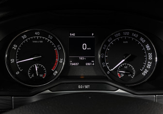 Подержанный автомобиль Skoda Superb Wagon 2020 года (13 фото)