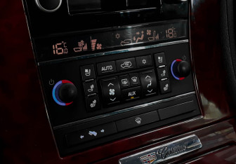 Подержанный автомобиль Cadillac Escalade Suv 2008 года (16 фото)