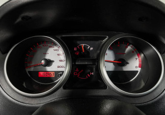 Подержанный автомобиль Suzuki Ignis 2005 года (11 фото)