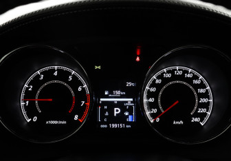 Подержанный автомобиль Peugeot 4007 2010 года (9 фото)