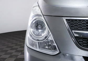 Подержанный автомобиль Hyundai Grand Starex 2009 года (7 фото)