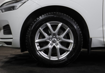 Подержанный автомобиль Volvo XC60 2018 года (24 фото)