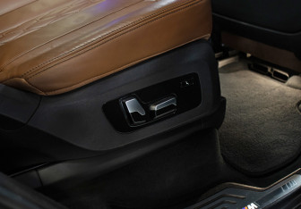 Подержанный автомобиль BMW X7 2019 года (27 фото)