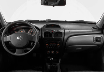 Подержанный автомобиль Nissan Almera Classic 2008 года (8 фото)