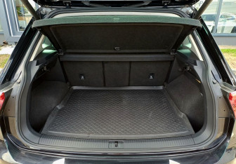 Подержанный автомобиль Volkswagen Tiguan 2020 года (10 фото)