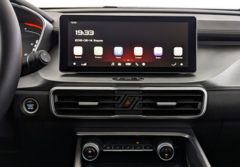 Подержанный автомобиль Geely Coolray 2023 года (17 фото)