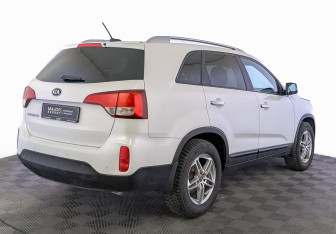 Подержанный автомобиль Kia Sorento 2018 года (5 фото)