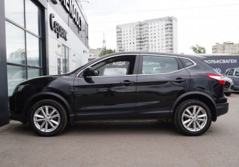 Подержанный автомобиль Nissan Qashqai 2018 года (8 фото)
