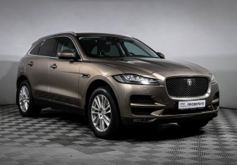 Подержанный автомобиль Jaguar F-Pace 2016 года (3 фото)
