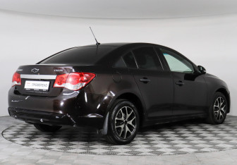 Подержанный автомобиль Chevrolet Cruze Sedan 2014 года (3 фото)