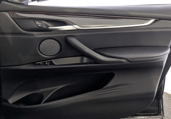 Подержанный автомобиль BMW X5 2015 года (25 фото)