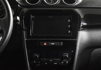 Подержанный автомобиль Suzuki Vitara 2017 года (13 фото)