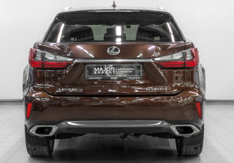 Подержанный автомобиль Lexus RX 2016 года (6 фото)
