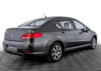 Подержанный автомобиль Peugeot 408 2016 года (5 фото)