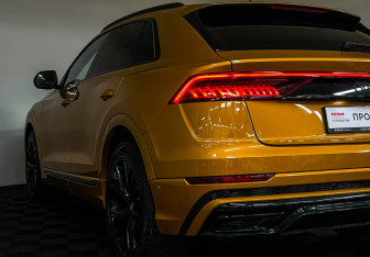 Подержанный автомобиль Audi Q8 2018 года (28 фото)