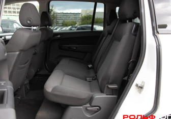 Подержанный автомобиль Opel Zafira Compactvan 2013 года (8 фото)