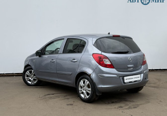 Подержанный автомобиль Opel Corsa 2007 года (7 фото)