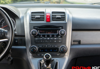Подержанный автомобиль Honda CR-V 2008 года (12 фото)