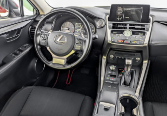 Подержанный автомобиль Lexus NX 2020 года (27 фото)