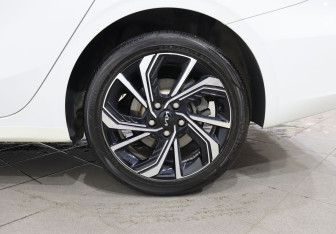 Подержанный автомобиль Kia K3 Sedan 2023 года (9 фото)