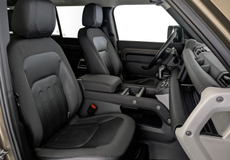 Подержанный автомобиль Land Rover Defender Suv 2020 года (24 фото)