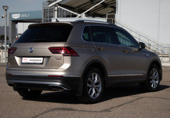 Подержанный автомобиль Volkswagen Tiguan 2017 года (5 фото)