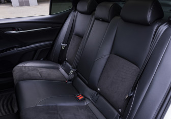Подержанный автомобиль Toyota Camry Sedan 2024 года (16 фото)