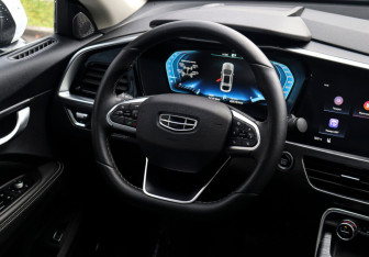 Подержанный автомобиль Geely Tugella 2022 года (14 фото)