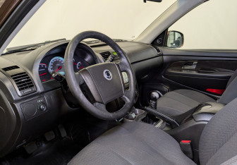 Подержанный автомобиль SsangYong Rexton 2013 года (16 фото)