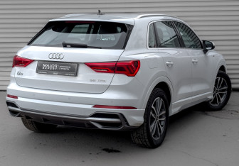 Подержанный автомобиль Audi Q3 2023 года (5 фото)
