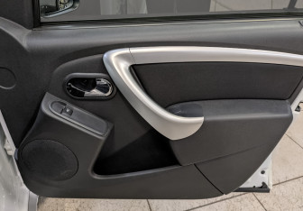 Подержанный автомобиль Nissan Terrano 2021 года (24 фото)