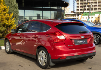 Подержанный автомобиль Ford Focus Hatchback 2012 года (5 фото)