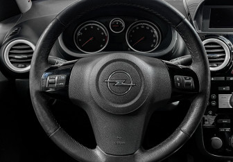 Подержанный автомобиль Opel Corsa 2008 года (18 фото)