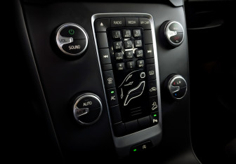 Подержанный автомобиль Volvo V40 Cross Country 2013 года (26 фото)