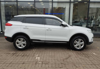 Подержанный автомобиль Geely Atlas 2018 года (4 фото)