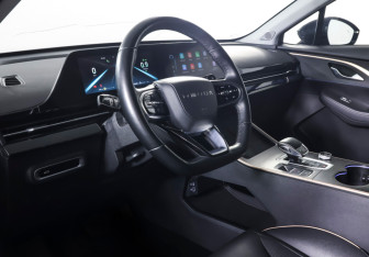 Подержанный автомобиль Omoda C5 2023 года (14 фото)