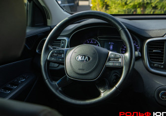 Подержанный автомобиль Kia Sorento 2019 года (10 фото)