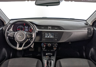 Подержанный автомобиль Kia Rio Hatchback 2021 года (13 фото)