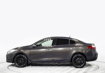 Подержанный автомобиль Renault Fluence 2012 года (8 фото)