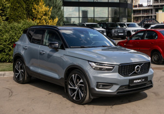 Подержанный автомобиль Volvo XC40 2019 года (2 фото)