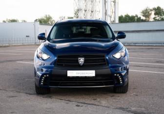 Подержанный автомобиль Infiniti QX70 2016 года (2 фото)